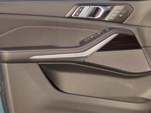 Used 2025 BMW X5 xDrive40i image 12