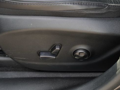 Used 2019 Jeep Cherokee Limited FWD image 20