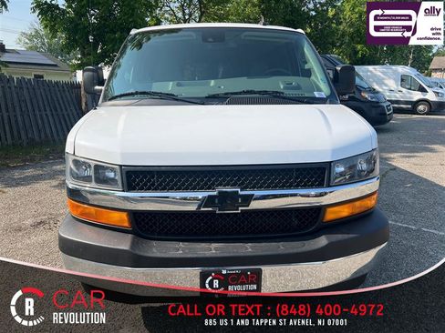 Used 2020 Chevrolet Express 3500 LT w/ LT Preferred Equipment Group RWD image 2
