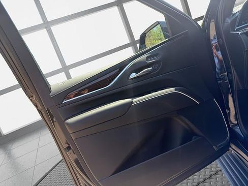 Used 2024 Cadillac Escalade Premium Luxury w/ Performance Package AWD/4WD image 26