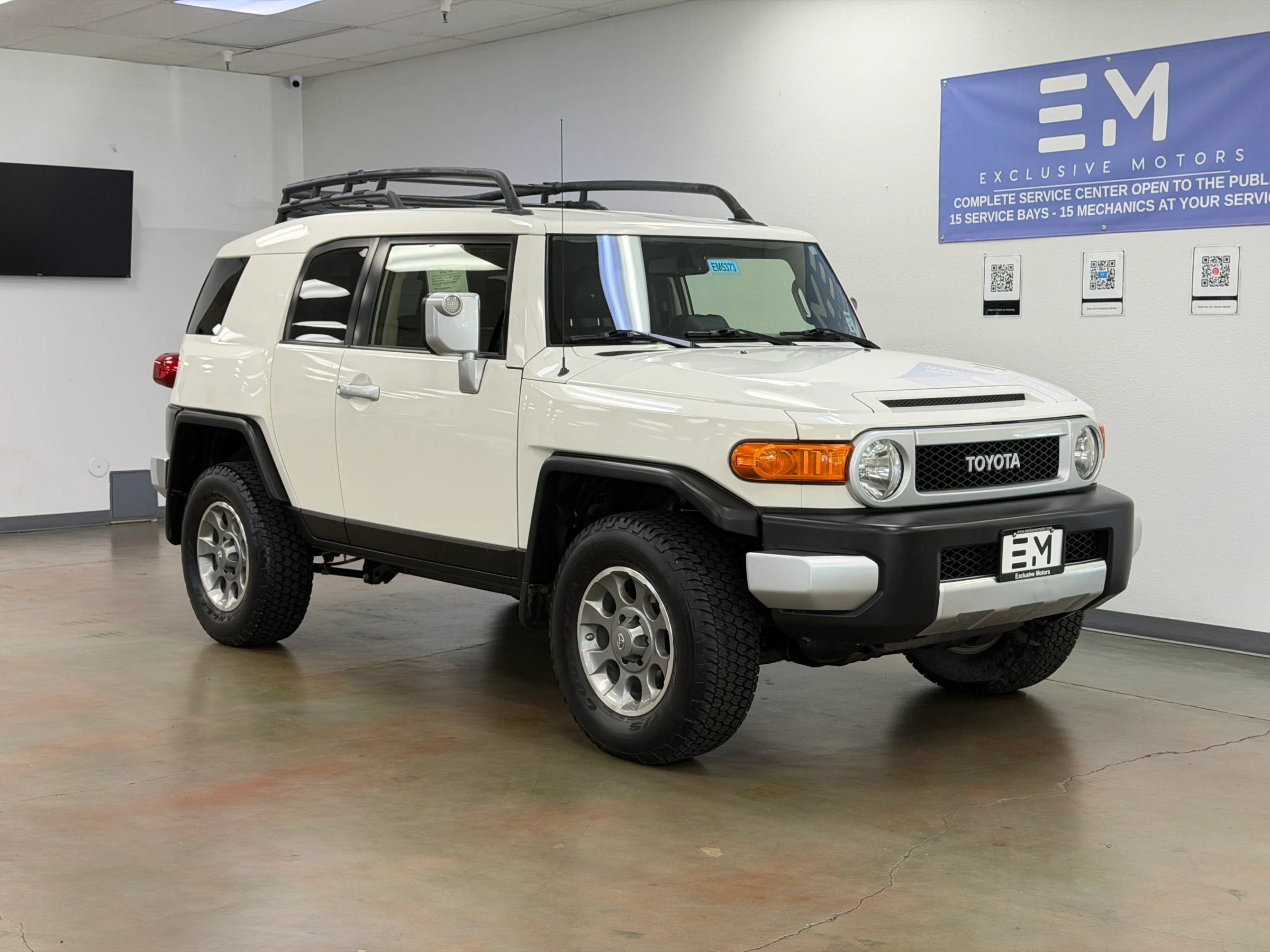 Used 2013 Toyota FJ Cruiser 4WD w/ Convenience Pkg image 2