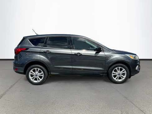 Used 2019 Ford Escape SE FWD image 8