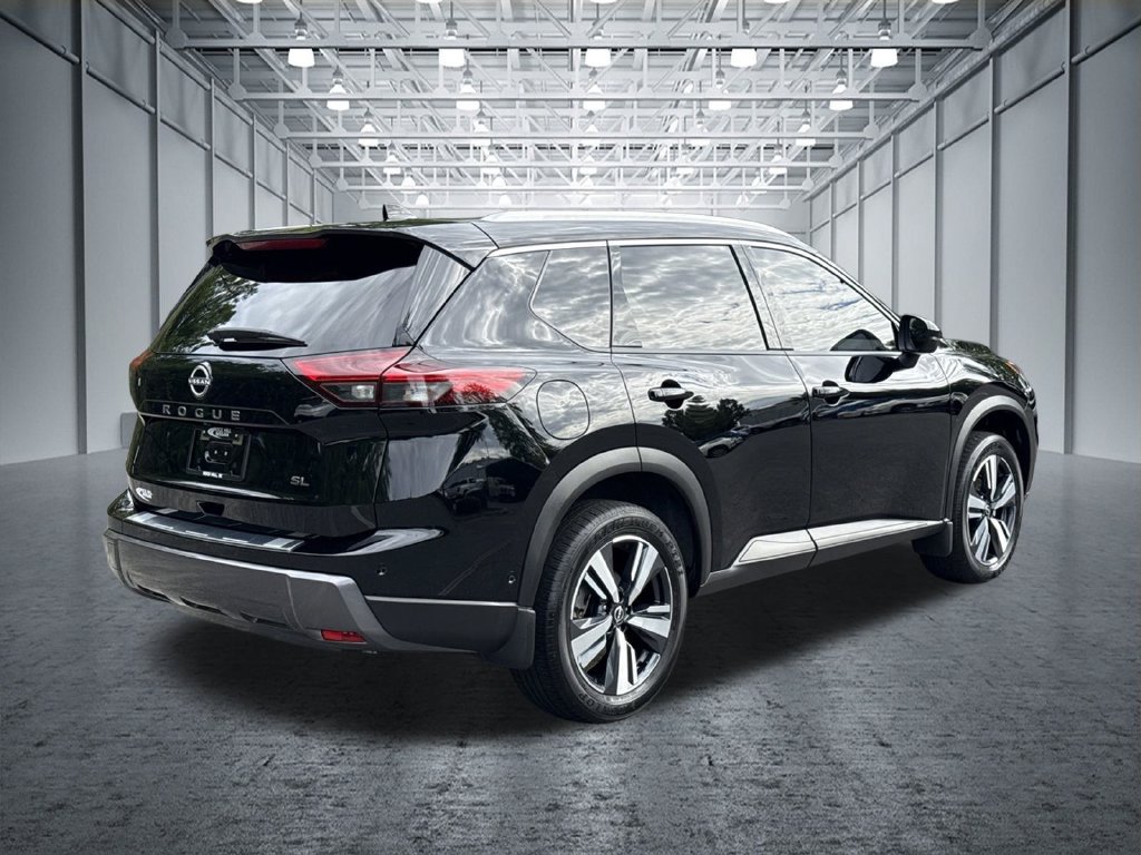 Certified 2025 Nissan Rogue SL FWD image 9