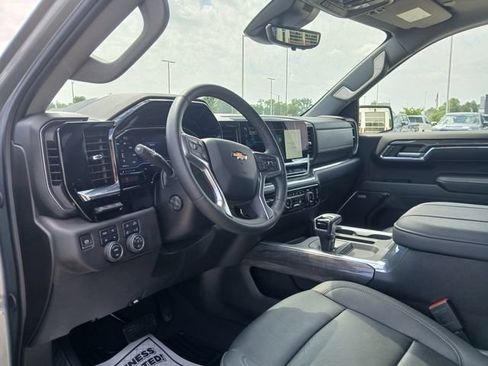 Certified 2024 Chevrolet Silverado 1500 LTZ w/ LTZ Premium Package AWD/4WD image 9