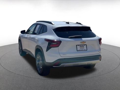 Used 2025 Chevrolet Trax LT image 11