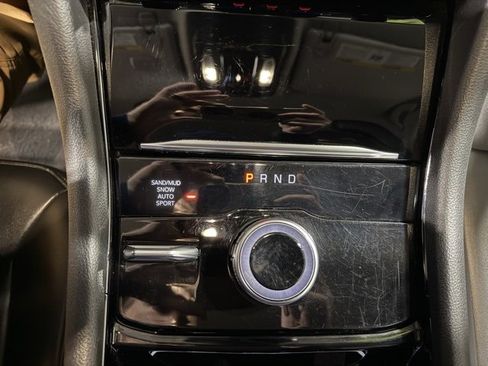 Used 2023 Jeep Grand Cherokee Limited image 19