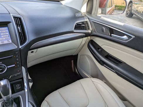 Used 2016 Ford Edge Titanium w/ Technology Package image 18