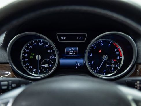 Used 2015 Mercedes-Benz GL 450 4MATIC image 2