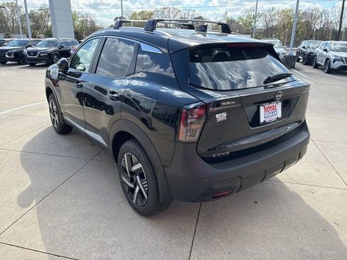 New 2026 Nissan Kicks SV w/ Cold Weather Package FWD image 5