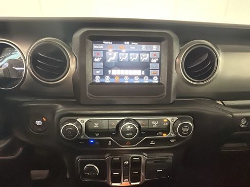 Used 2023 Jeep Wrangler Unlimited w/ Convenience Group AWD/4WD image 27