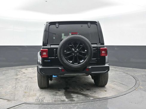 Used 2023 Jeep Wrangler Unlimited Sahara w/ Cold Weather Group AWD/4WD image 9