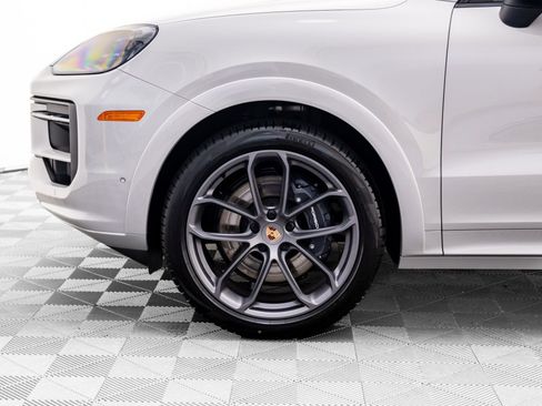 New 2026 Porsche Cayenne Coupe image 39
