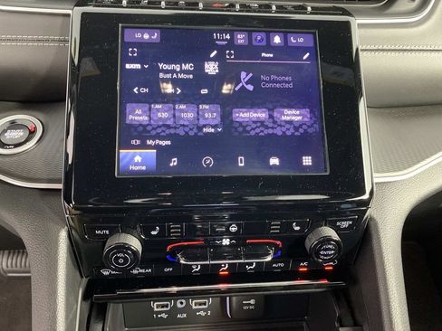 Used 2025 Jeep Grand Cherokee Altitude AWD/4WD image 19