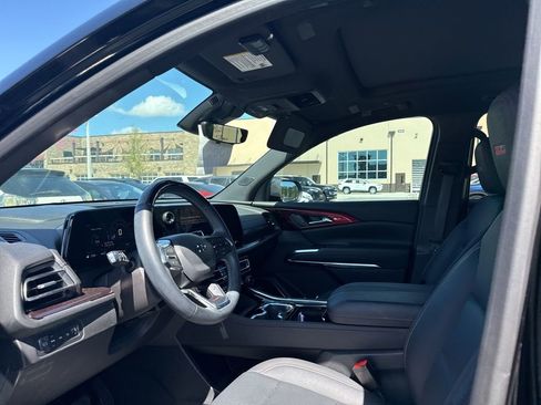 Used 2025 Chevrolet Traverse Z71 w/ Enhanced Driving Package image 6