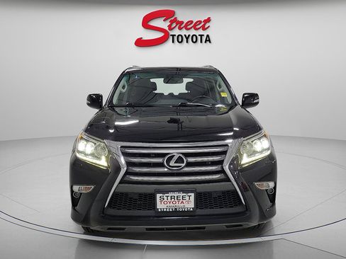 Used 2017 Lexus GX 460 image 6