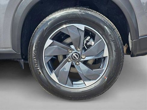 Used 2025 Nissan Rogue SV AWD/4WD image 28