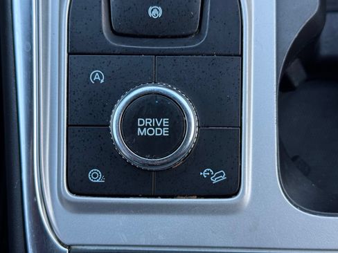 Used 2023 Ford Explorer XLT w/ Equipment Group 202A AWD/4WD image 26