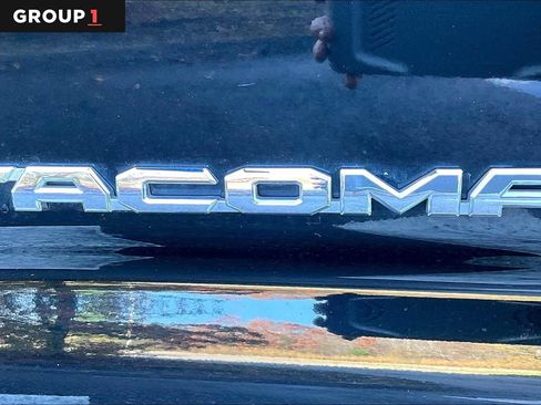 Certified 2022 Toyota Tacoma TRD Off-Road AWD/4WD image 32