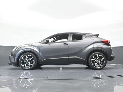Used 2019 Toyota C-HR XLE FWD image 48