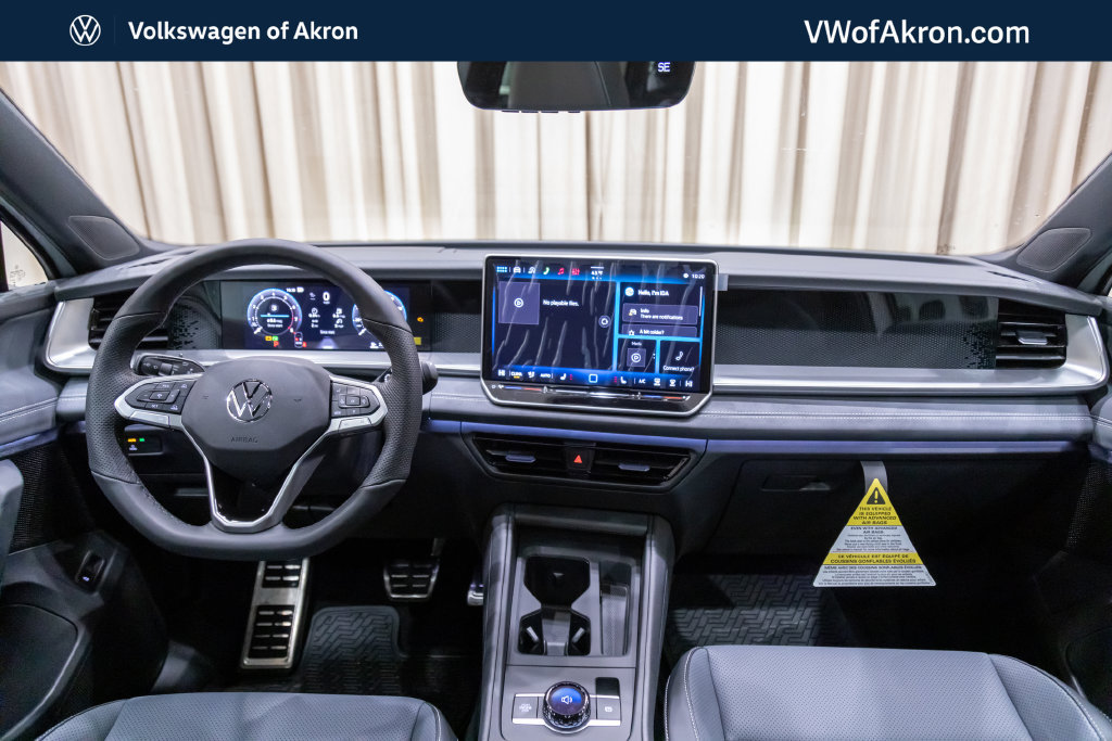 New 2026 Volkswagen Tiguan SE R-Line FWD image 14