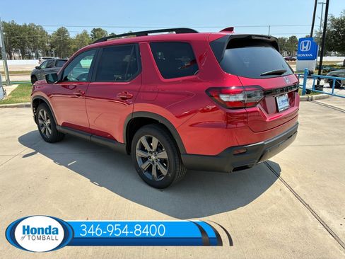 New 2026 Honda Pilot Sport image 4