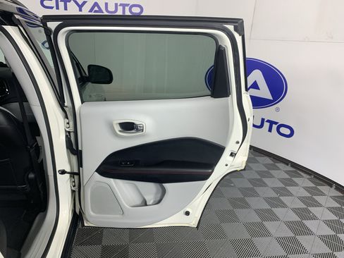 Used 2019 Jeep Compass Limited FWD image 36