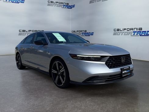 Used 2023 Honda Accord Sport image 3
