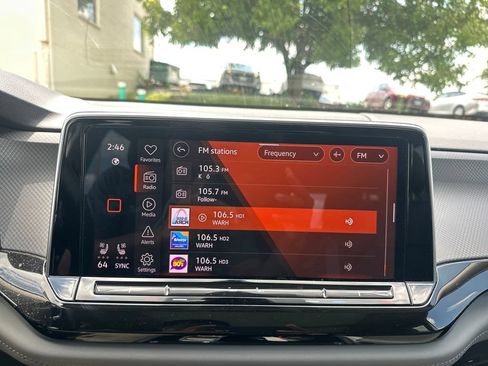 Used 2025 Volkswagen Atlas Peak Edition SE AWD/4WD image 17