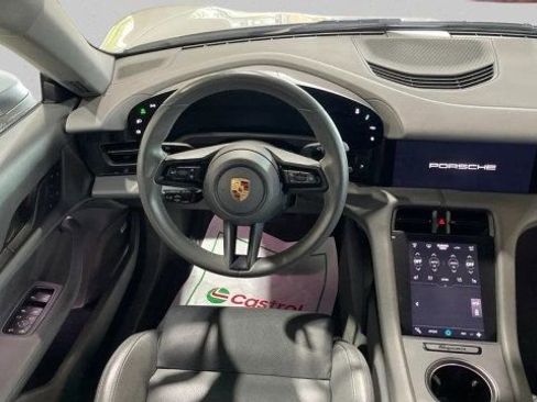 Used 2022 Porsche Taycan RWD image 18