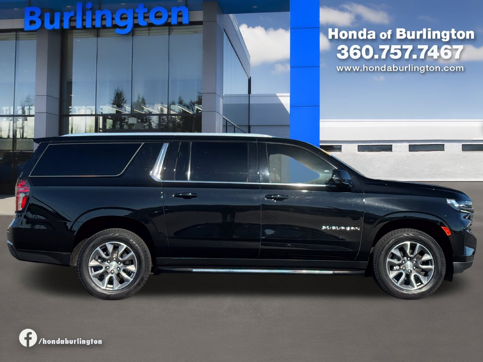 Used 2022 Chevrolet Suburban LT w/ LT Signature Plus Package AWD/4WD image 7