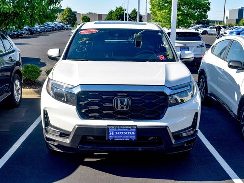 Used 2025 Honda Passport EX-L image 3
