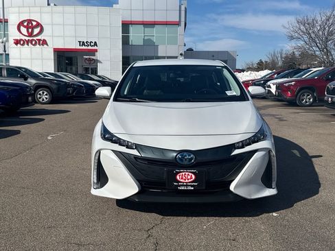 Used 2021 Toyota Prius Prime XLE image 2
