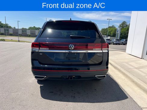Used 2024 Volkswagen Atlas SE AWD/4WD image 4