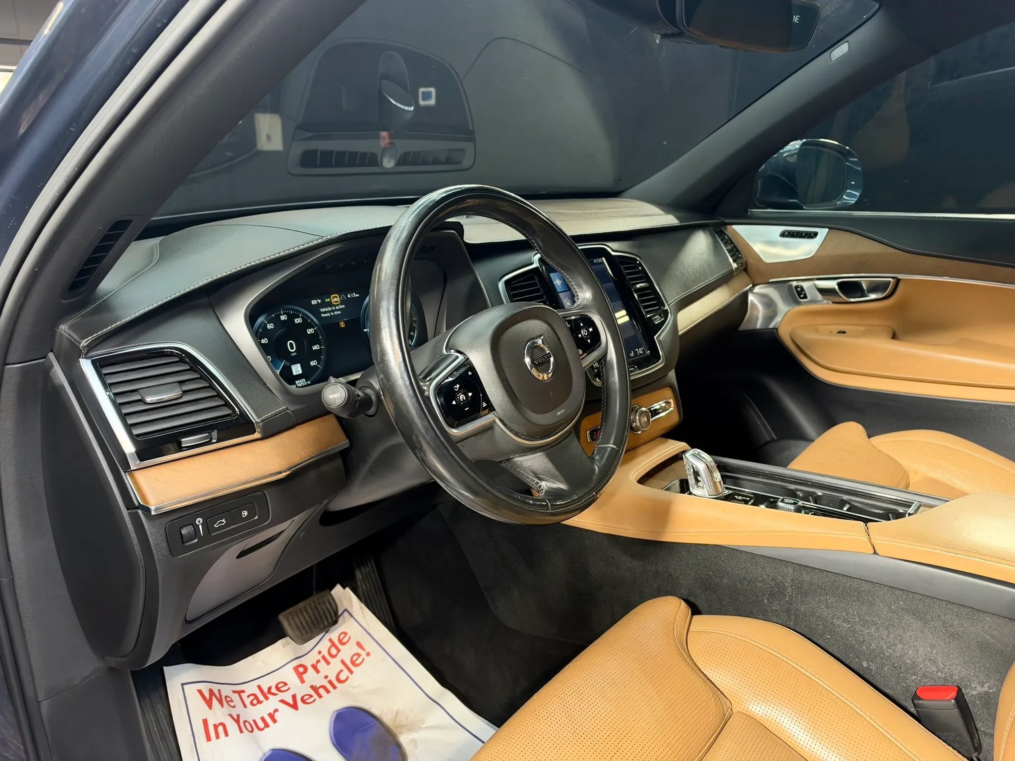 Used 2018 Volvo XC90 T8 Inscription w/ Convenience Package AWD/4WD image 11