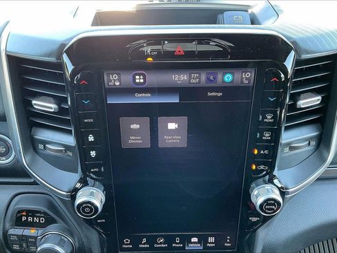 New 2026 RAM 1500 4x4 Crew Cab image 17