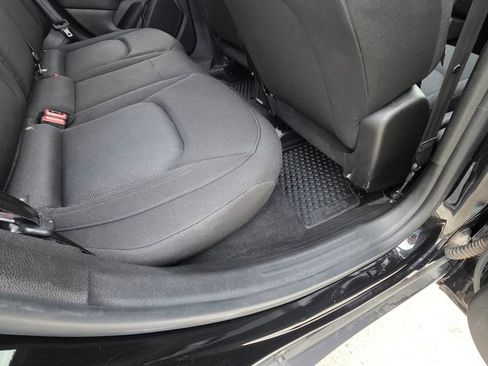 Used 2023 Jeep Renegade Latitude image 17