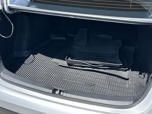 Used 2025 Toyota Corolla LE image 13