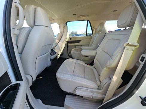 Used 2018 Lincoln Navigator Select w/ Technology Package image 5