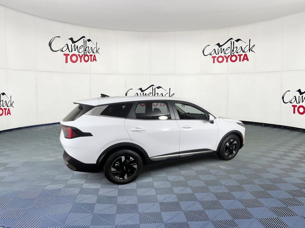 Used 2026 Kia Sportage LX FWD image 3