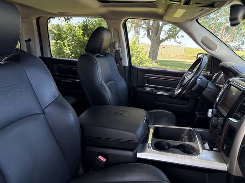 Used 2017 RAM 1500 Laramie w/ Convenience Group AWD/4WD image 38