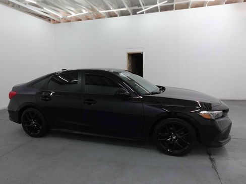 Used 2023 Honda Civic Sport image 4