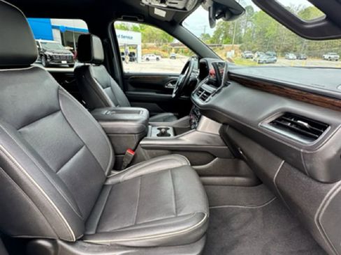 Used 2023 Chevrolet Suburban Premier RWD image 26