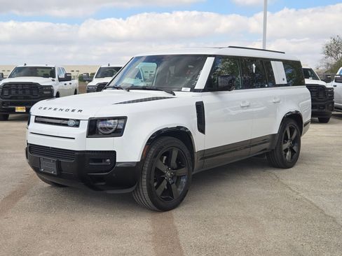 Used 2024 Land Rover Defender 130 X-Dynamic SE image 7