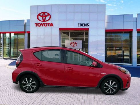 Used 2019 Toyota Prius C image 2