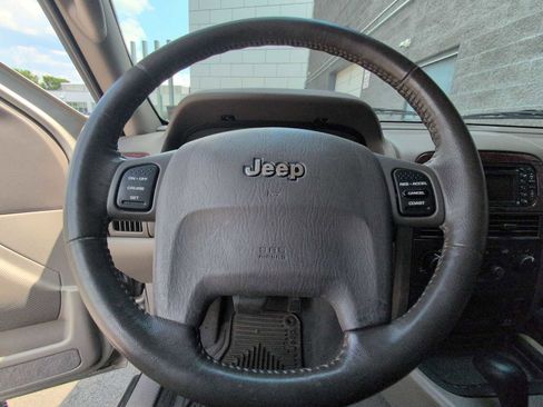 Used 2004 Jeep Grand Cherokee Limited w/ Trailer Tow Group IV AWD/4WD image 22