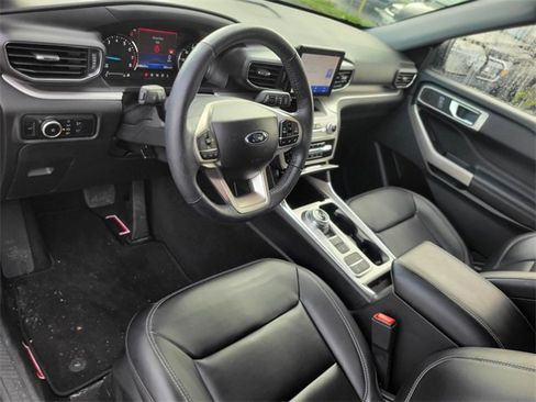 Used 2023 Ford Explorer XLT w/ Equipment Group 202A image 17
