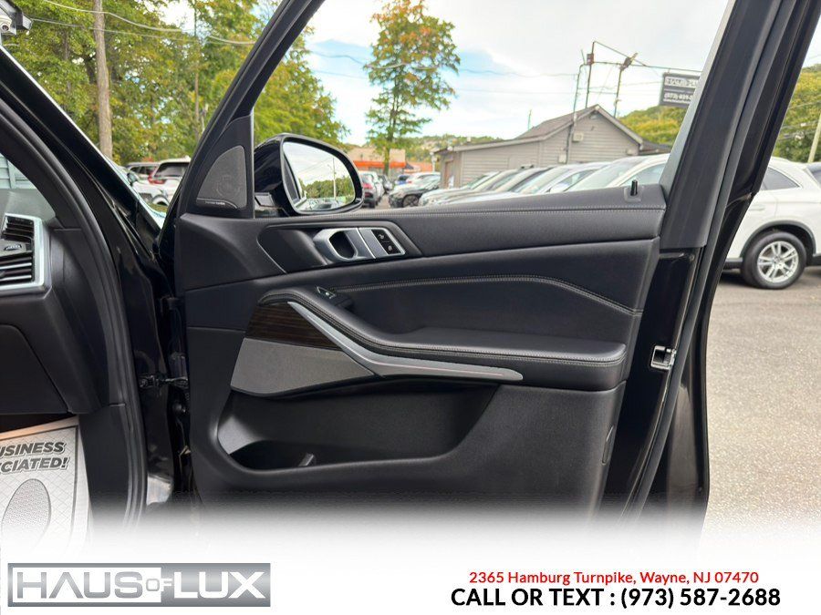 Used 2020 BMW X5 xDrive40i w/ M Sport Package AWD/4WD image 16