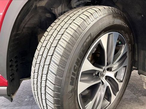 Used 2021 Toyota Highlander XLE image 34