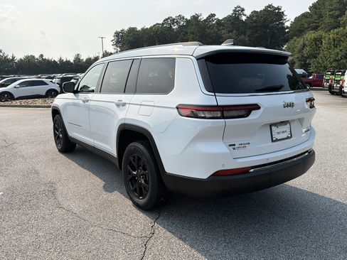 Used 2022 Jeep Grand Cherokee L Limited AWD/4WD image 6