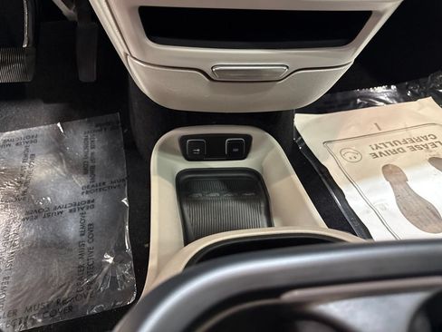 Used 2020 Chrysler Pacifica Limited FWD image 20